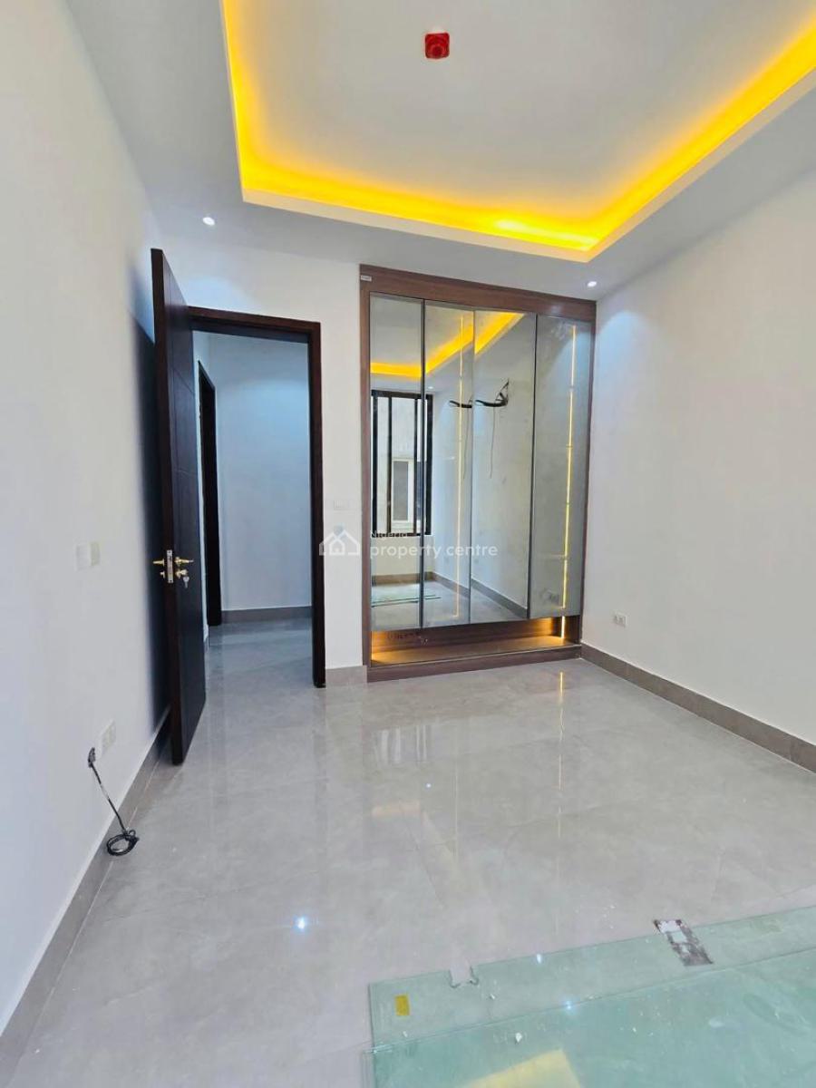 3 Bedroom Apartment with Elevator and Pool & Gym, Lekki Phase 1, Lekki, Lagos, Flat / Apartment Short Let