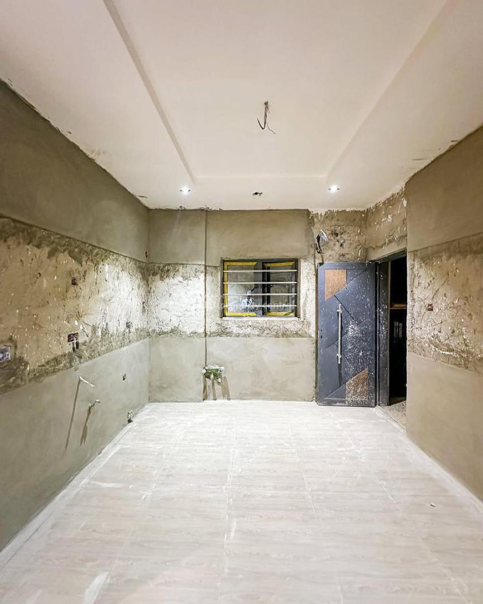 Lovely Built 3 Bedroom Apartment, Yaba, Lagos, Flat / Apartment for Sale