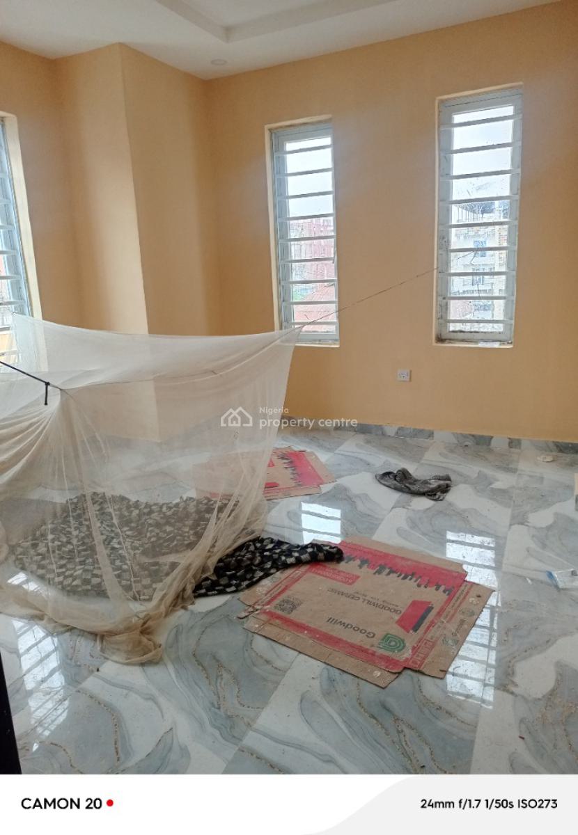 Executive, Standard 2bedrooms Upstairs with Pop, Screeded Walls, Kitch, Yaba, Lagos, Flat / Apartment for Rent