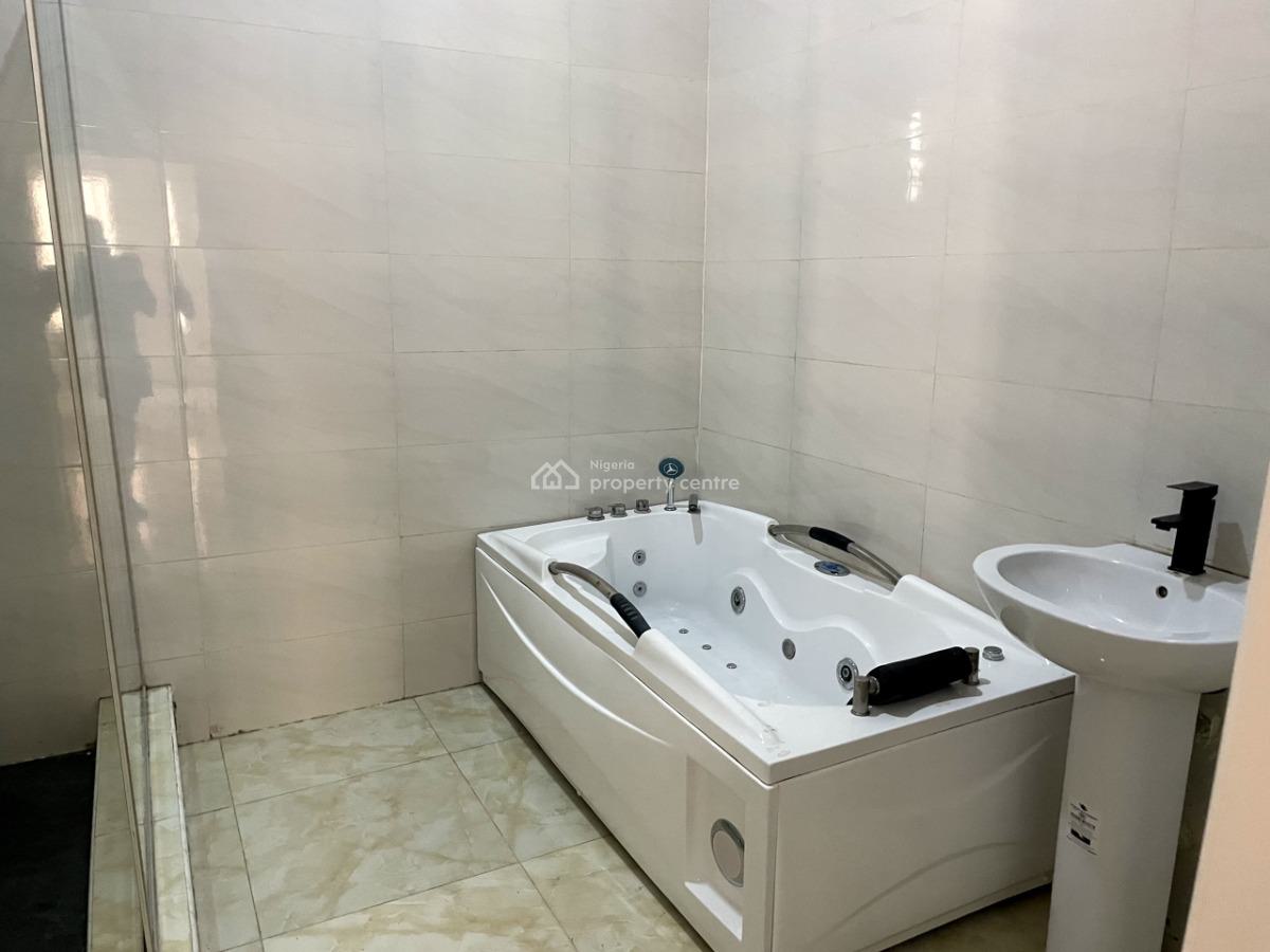 Well Renovated 4brm Terrace Duplex, Cheveron Lekki, Lekki, Lagos, Terraced Duplex for Rent