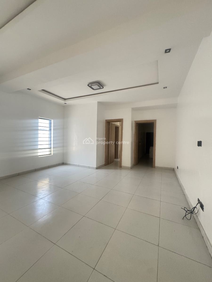 Very Spacious 2 Bedroom Apartment with Swimming Pool, Elevator and Gym, Off Ologolo, Lekki Lagos., Ologolo, Lekki, Lagos, Flat / Apartment for Sale