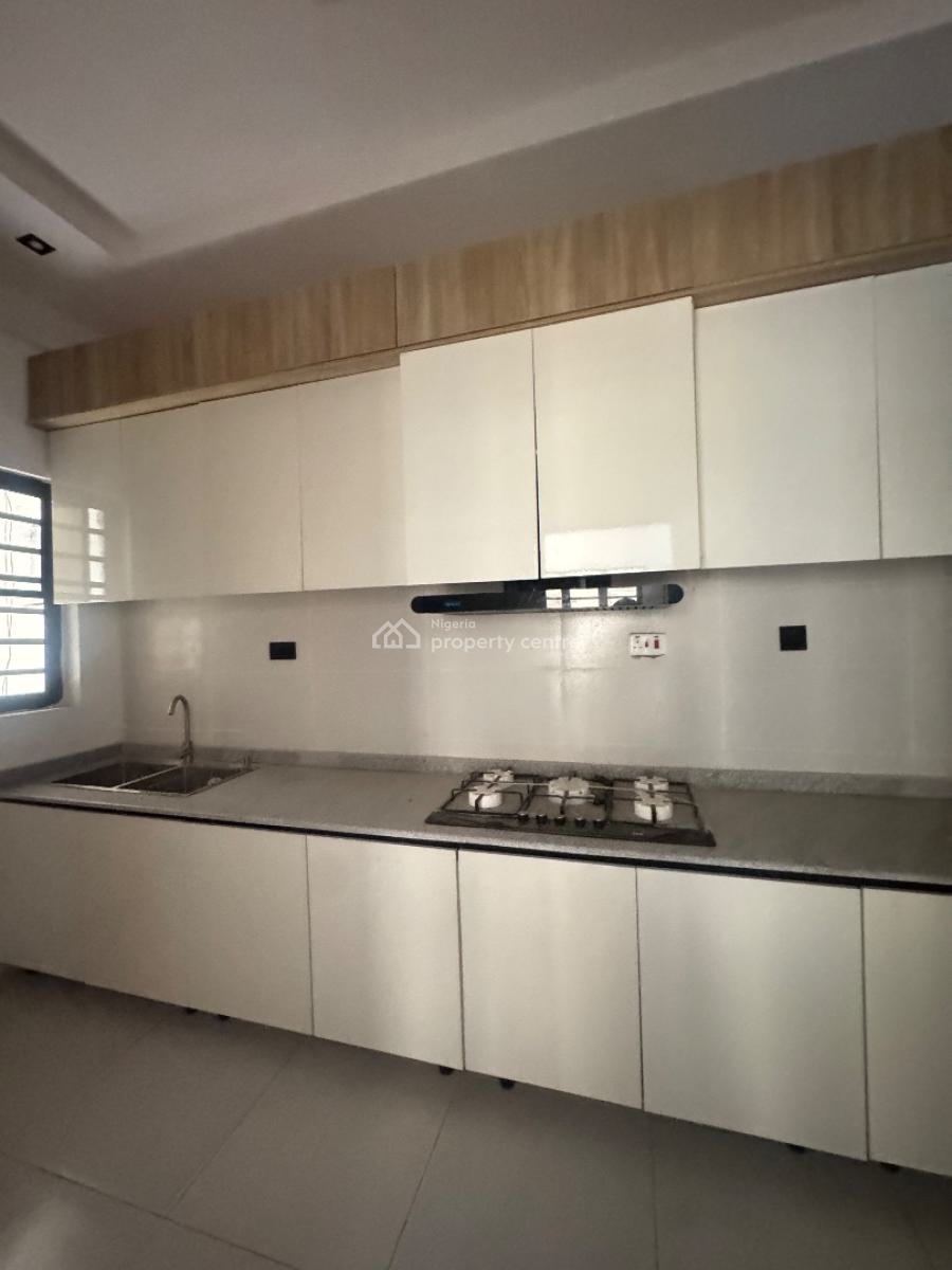 Very Spacious 2 Bedroom Apartment with Swimming Pool, Elevator and Gym, Off Ologolo, Lekki Lagos., Ologolo, Lekki, Lagos, Flat / Apartment for Sale