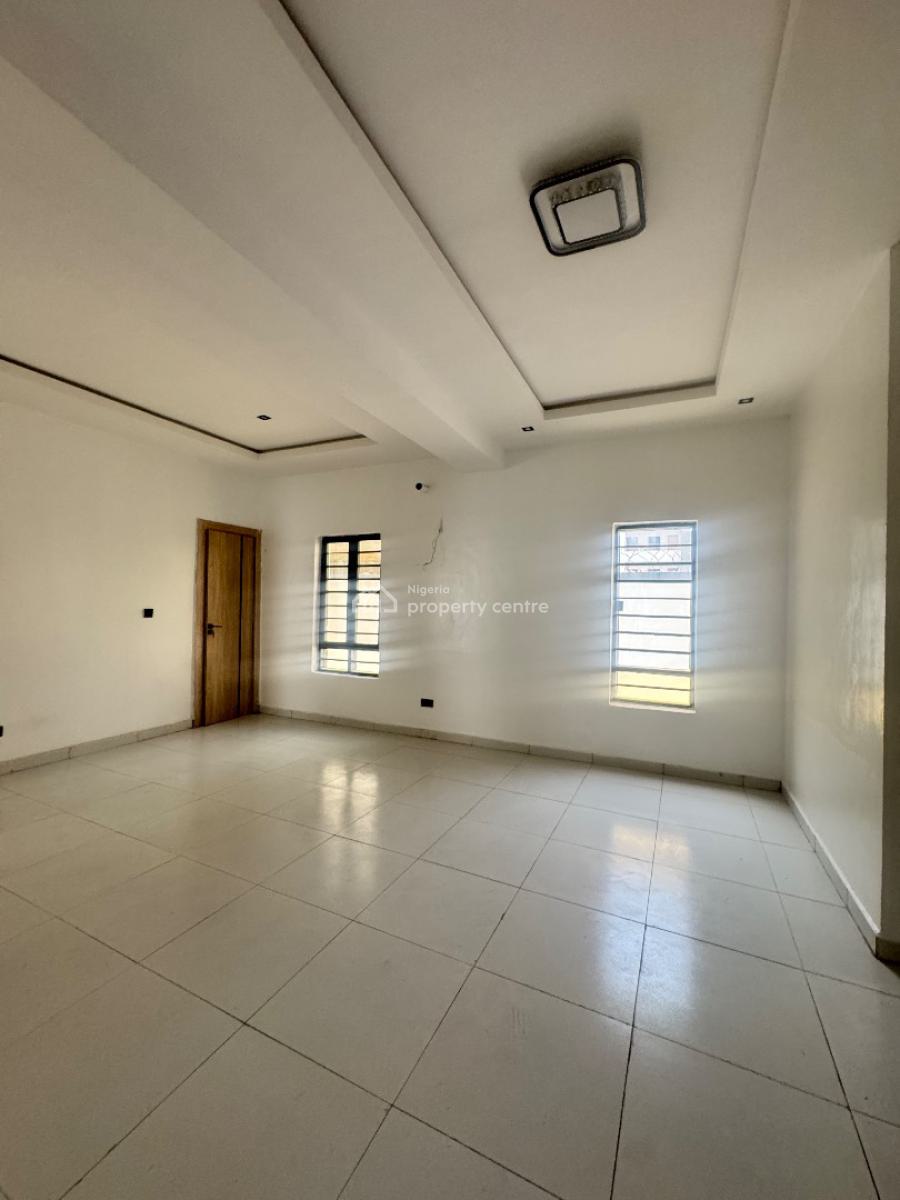 Very Spacious 2 Bedroom Apartment with Swimming Pool, Elevator and Gym, Off Ologolo, Lekki Lagos., Ologolo, Lekki, Lagos, Flat / Apartment for Sale
