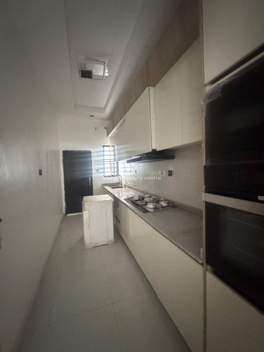 Very Spacious 2 Bedroom Apartment with Swimming Pool, Elevator and Gym, Off Ologolo, Lekki Lagos., Ologolo, Lekki, Lagos, Flat / Apartment for Sale