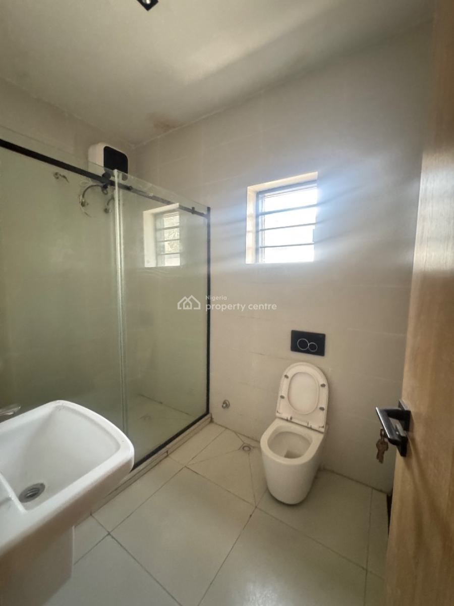 Very Spacious 2 Bedroom Apartment with Swimming Pool, Elevator and Gym, Off Ologolo, Lekki Lagos., Ologolo, Lekki, Lagos, Flat / Apartment for Sale