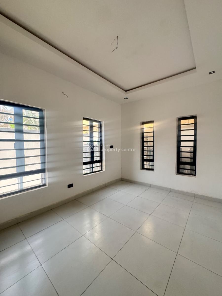 Very Spacious 2 Bedroom Apartment with Swimming Pool, Elevator and Gym, Off Ologolo, Lekki Lagos., Ologolo, Lekki, Lagos, Flat / Apartment for Sale