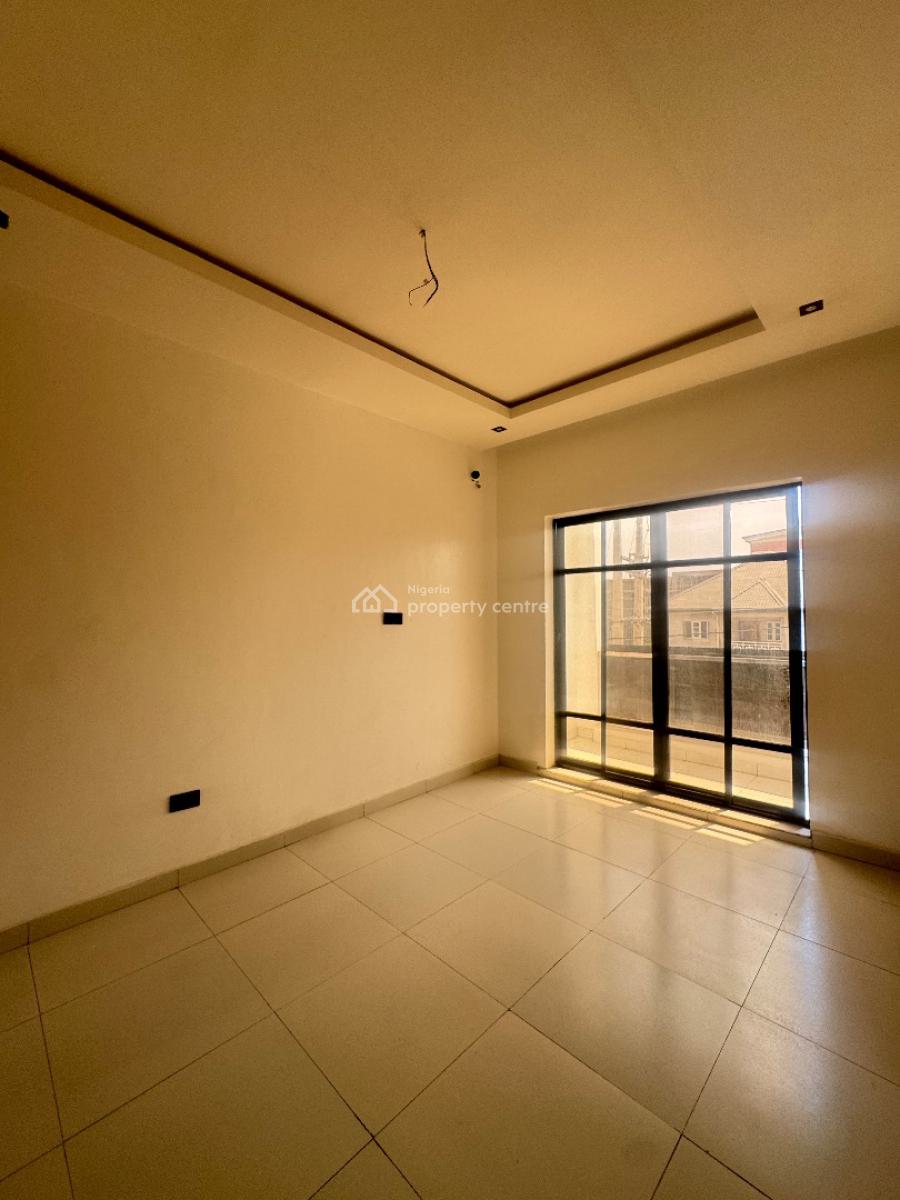 Very Spacious 2 Bedroom Apartment with Swimming Pool, Elevator and Gym, Off Ologolo, Lekki Lagos., Ologolo, Lekki, Lagos, Flat / Apartment for Sale