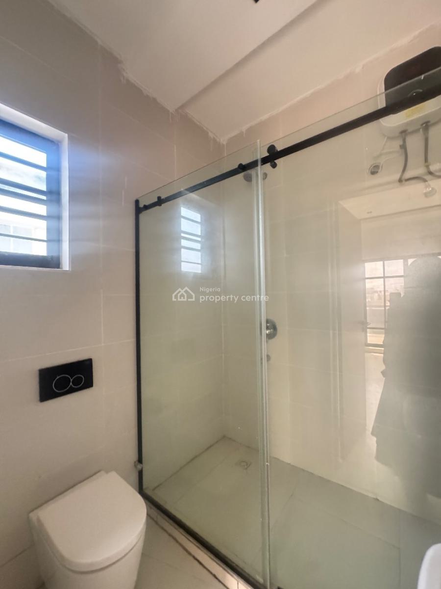 Very Spacious 2 Bedroom Apartment with Swimming Pool, Elevator and Gym, Off Ologolo, Lekki Lagos., Ologolo, Lekki, Lagos, Flat / Apartment for Sale