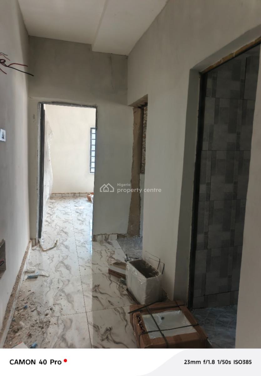 Executive 2 Bedroom, Off Western Avenue, Surulere, Lagos, Flat / Apartment for Rent