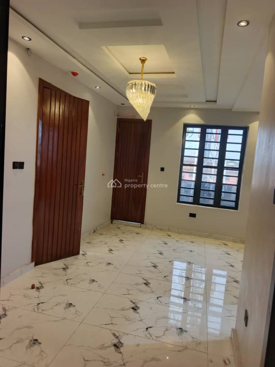 2 Bedroom Flat Apartment, Ilupeju, Lagos, Flat / Apartment for Rent