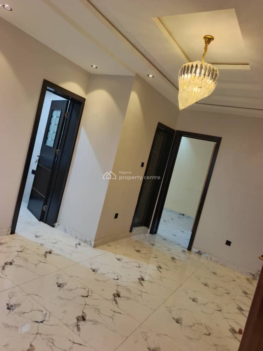 2 Bedroom Flat Apartment, Ilupeju, Lagos, Flat / Apartment for Rent