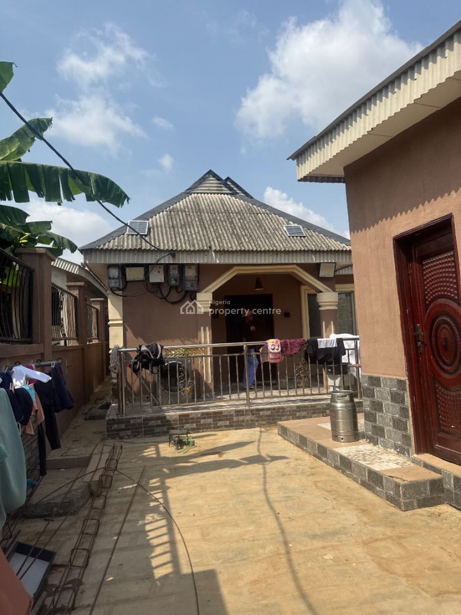 3 Bedroom with a Self Con, Agunfoye, Igbogbo, Ikorodu, Lagos, Detached Bungalow for Sale