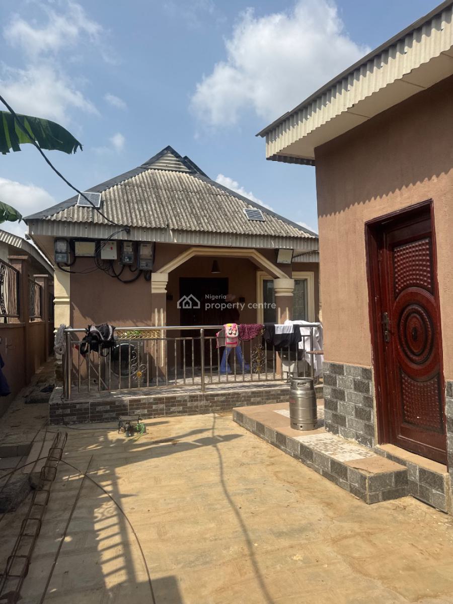 3 Bedroom with a Self Con, Agunfoye, Igbogbo, Ikorodu, Lagos, Detached Bungalow for Sale