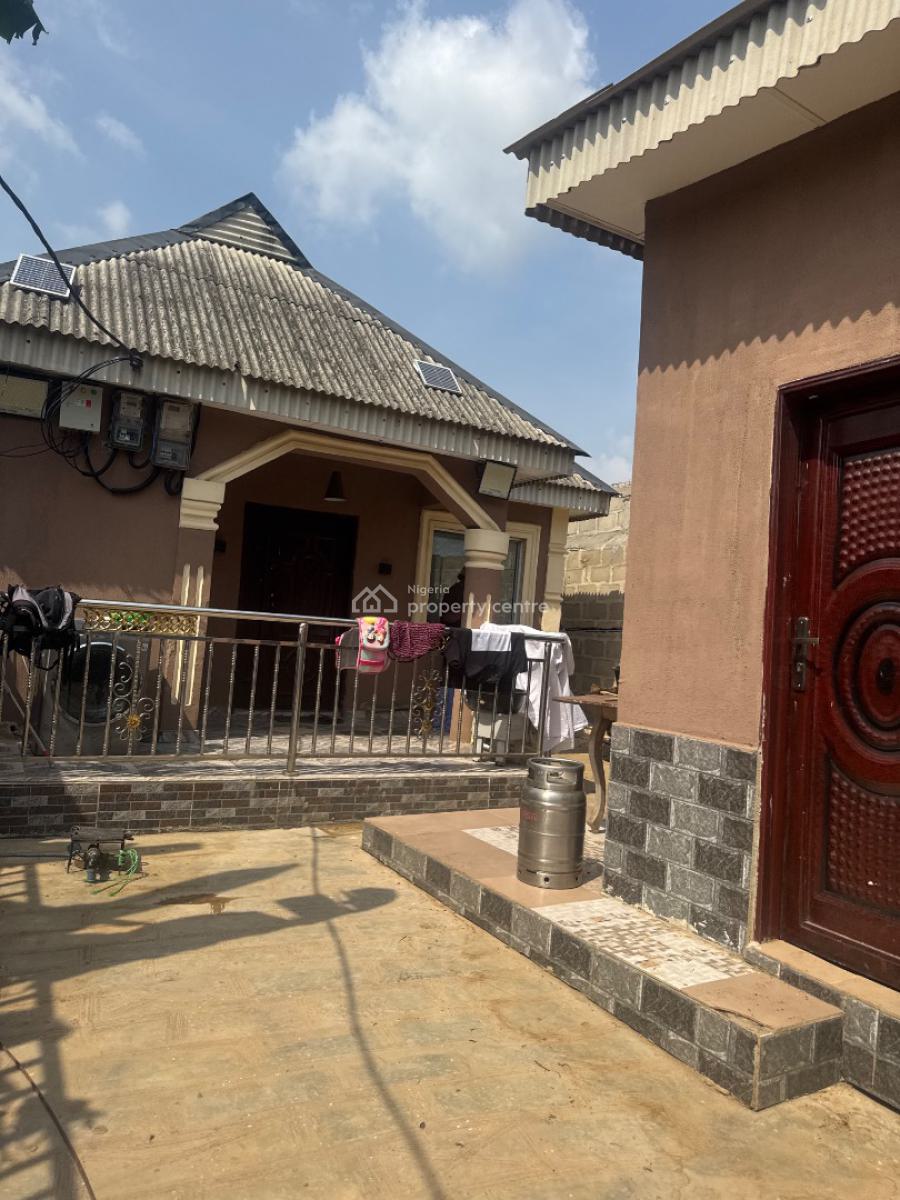 3 Bedroom with a Self Con, Agunfoye, Igbogbo, Ikorodu, Lagos, Detached Bungalow for Sale