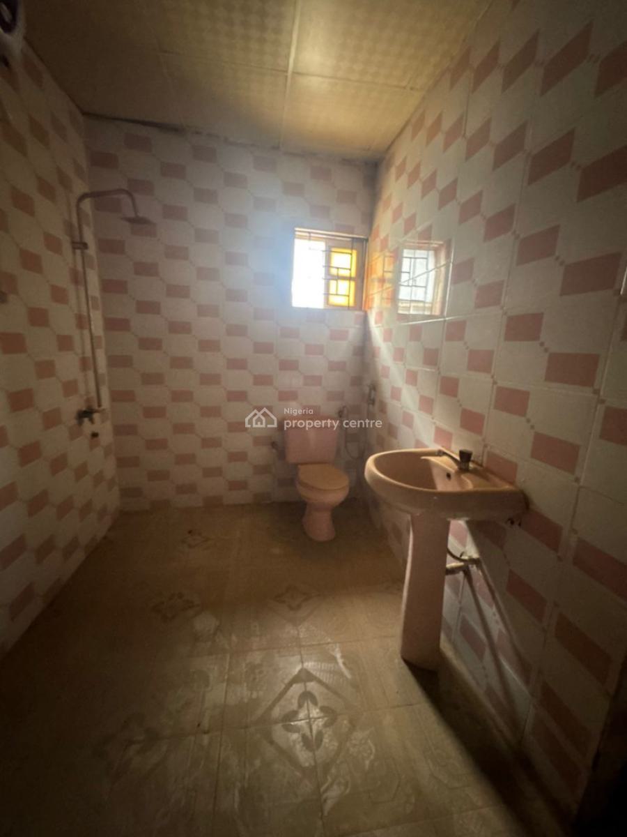 4 Bedroom Bungalow with a Store, Shelewu, Igbogbo, Ikorodu, Lagos, Detached Bungalow for Sale