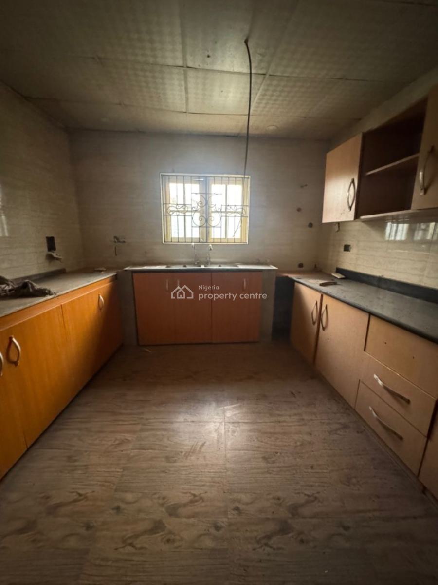 4 Bedroom Bungalow with a Store, Shelewu, Igbogbo, Ikorodu, Lagos, Detached Bungalow for Sale