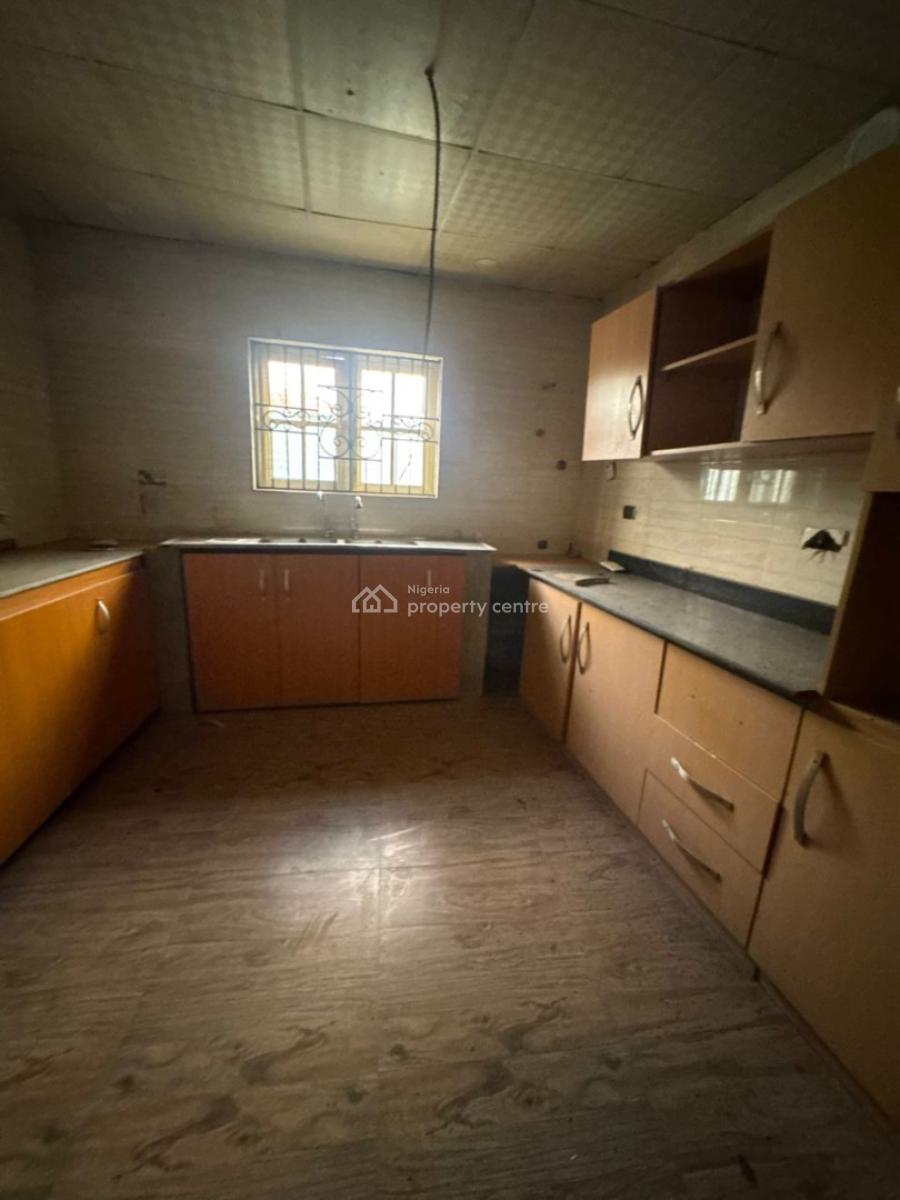4 Bedroom Bungalow with a Store, Shelewu, Igbogbo, Ikorodu, Lagos, Detached Bungalow for Sale