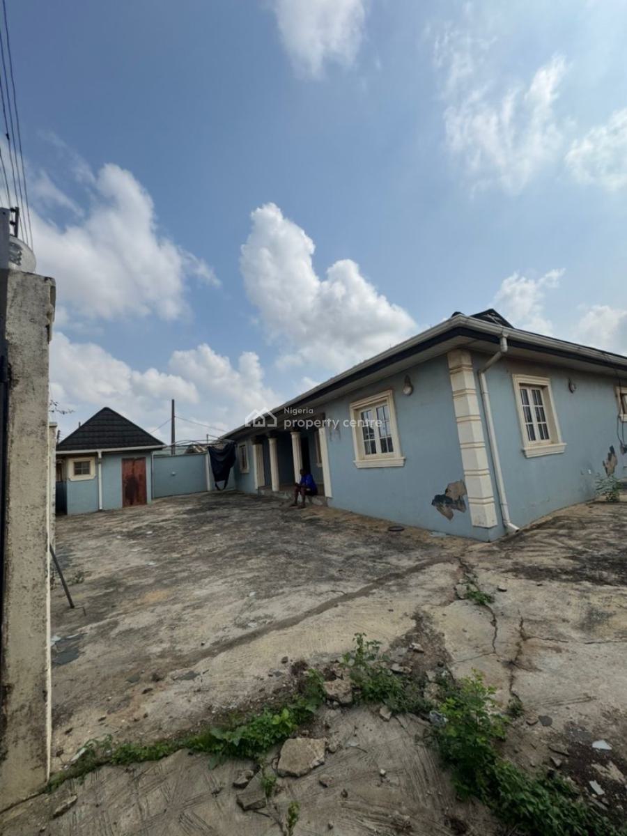 4 Bedroom Bungalow with a Store, Shelewu, Igbogbo, Ikorodu, Lagos, Detached Bungalow for Sale