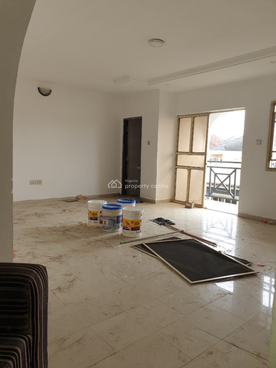 Spacious and Newly Renovated 3bedroom Flat, East Gate Estate Agungi Just Beside Dominos Pizza, Lekki, Lagos, Flat / Apartment for Rent