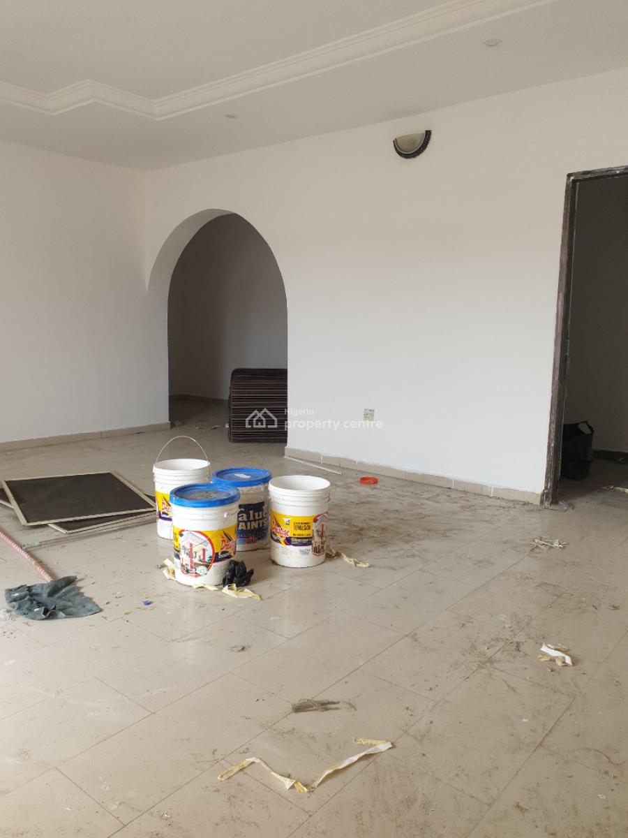 Spacious and Newly Renovated 3bedroom Flat, East Gate Estate Agungi Just Beside Dominos Pizza, Lekki, Lagos, Flat / Apartment for Rent