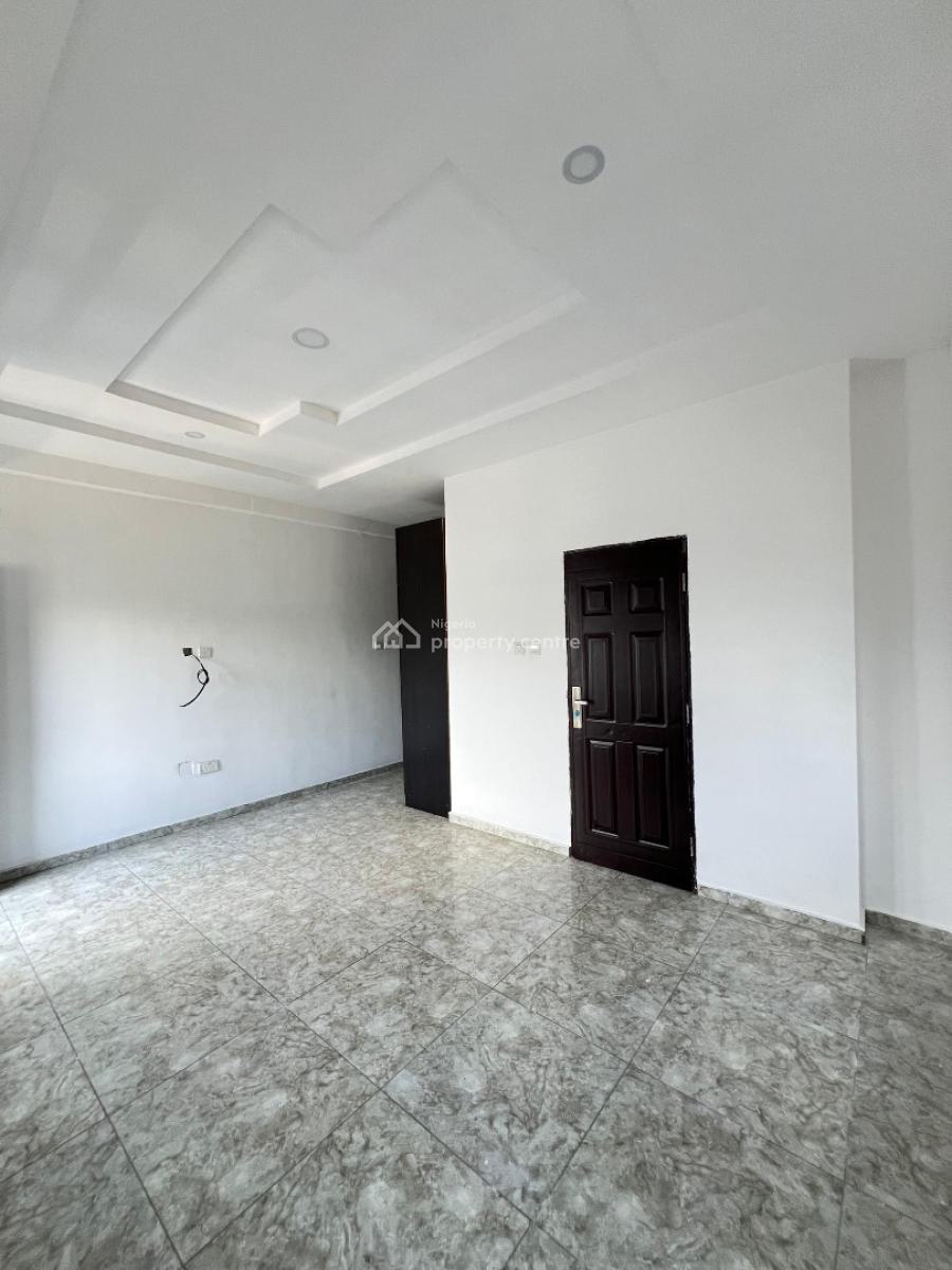 Well Built 3 Bedroom Apartment with a Bq in a Gated Secured Estate, Lekki Phase 1, Lekki, Lagos, Flat / Apartment for Sale