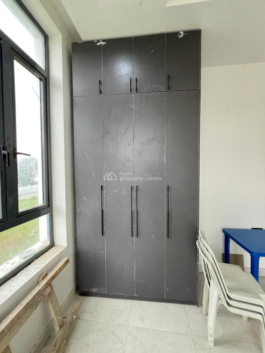 Spacious 2 Bedroom Apartment with Bq, Swimming Pool, Gym  and Elevator, Lekki Phase 1, Lekki, Lagos, Flat / Apartment for Sale