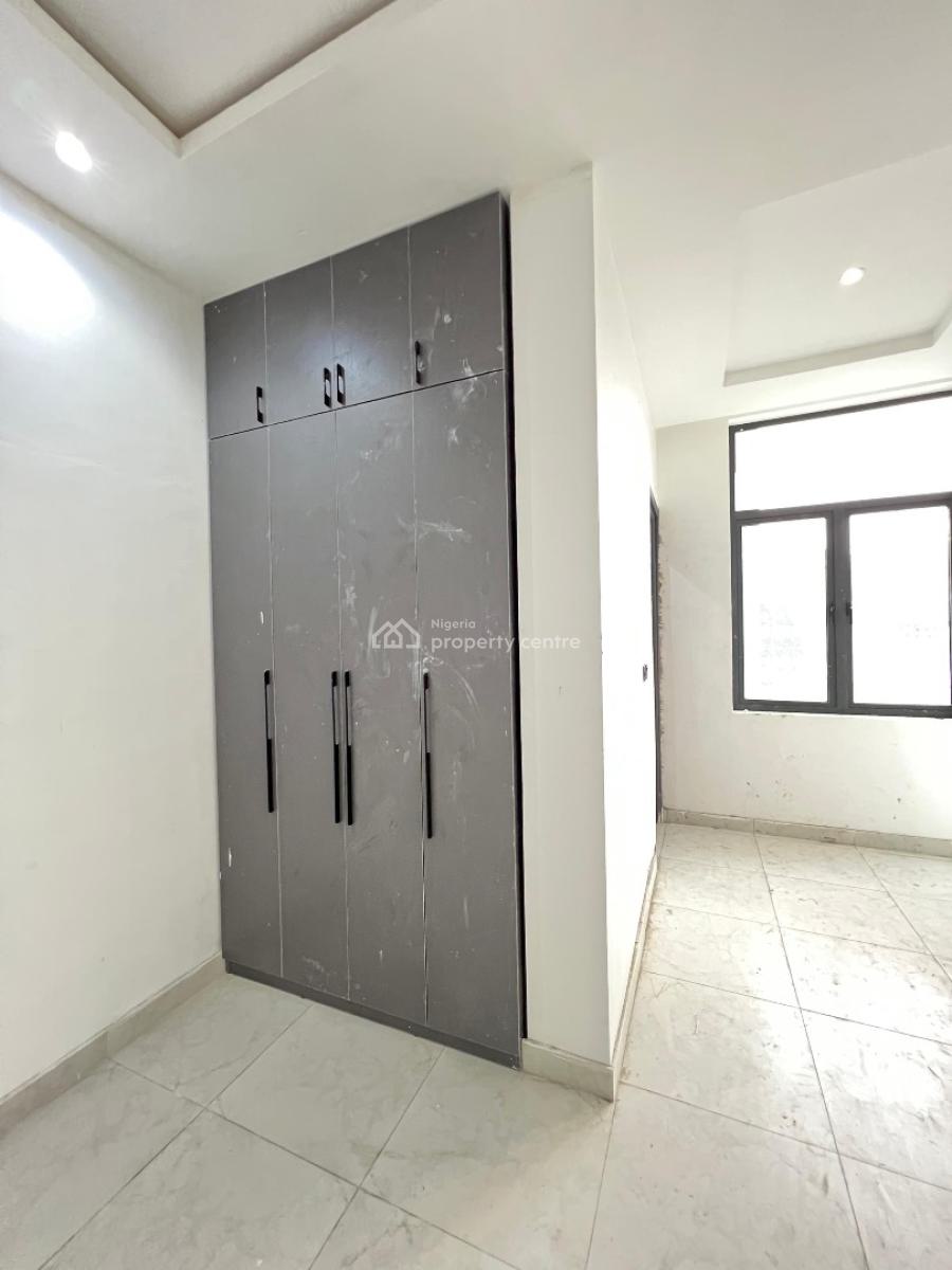 Spacious 2 Bedroom Apartment with Bq, Swimming Pool, Gym  and Elevator, Lekki Phase 1, Lekki, Lagos, Flat / Apartment for Sale