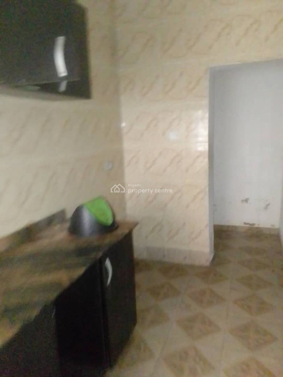 2 Bedroom Flats in a Good Compound, Ado Road Badore Ajah, Lekki, Lagos, Flat / Apartment for Rent