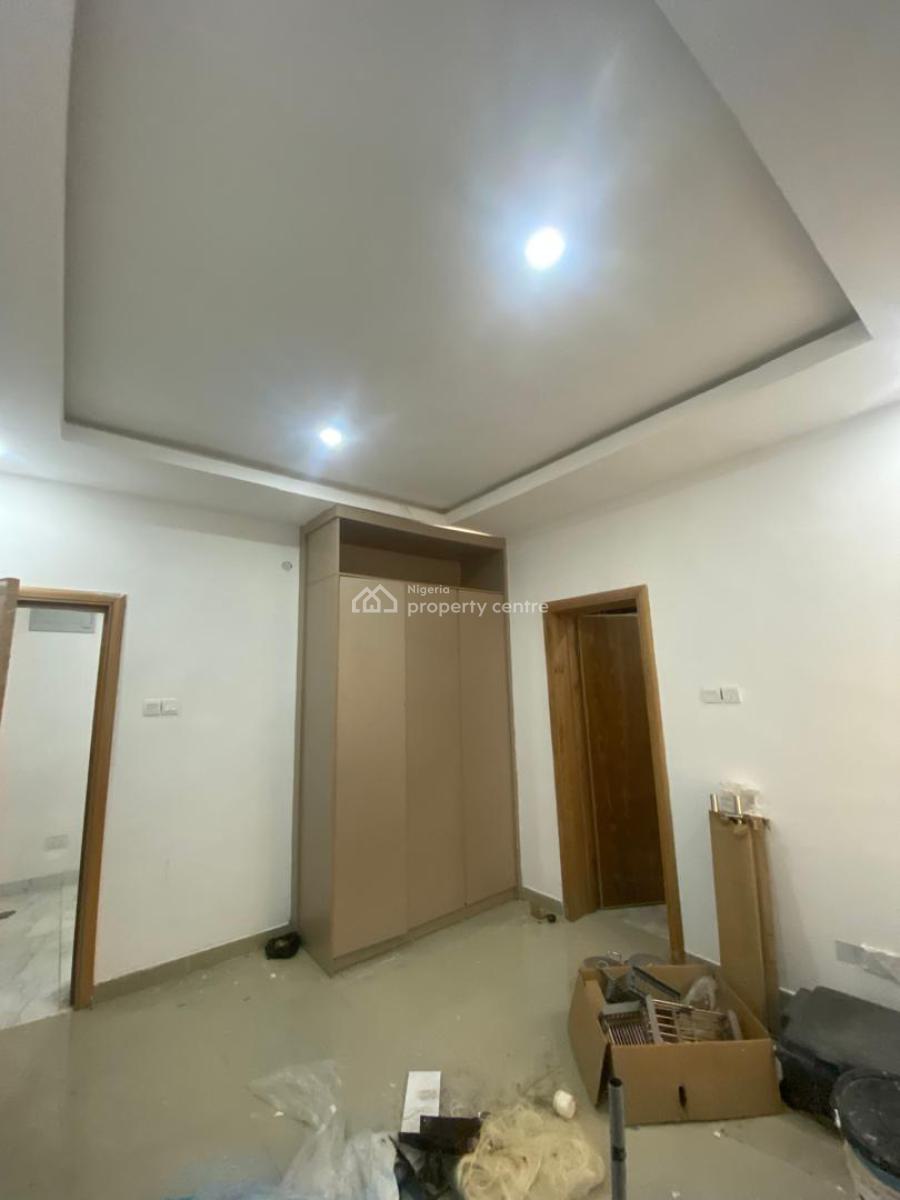 an Executive Three Bedroom Flat, Meadow Green Estate, Ogombo Off Abraham Adesanya Ajah, Lekki, Lagos, Flat / Apartment for Rent