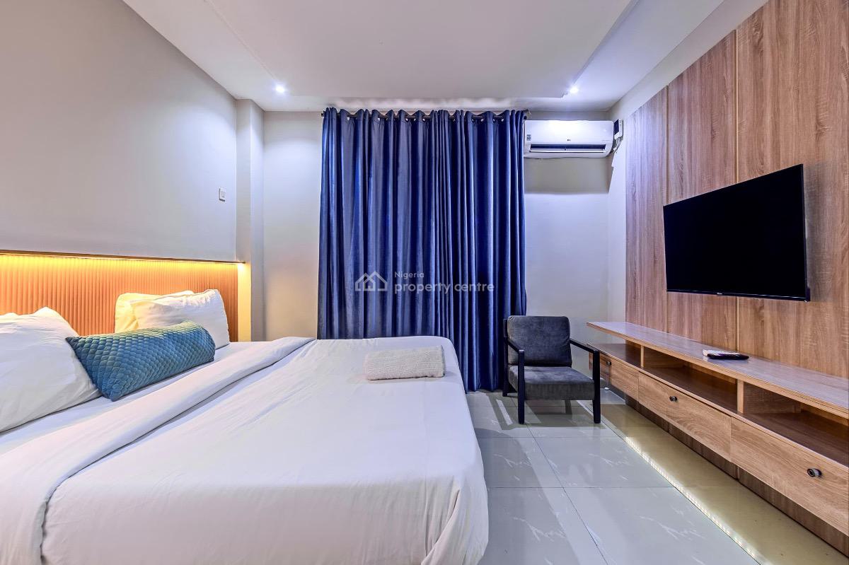 Luxury 3bedroom Waterfront, Admiralty Way, Lekki Phase 1, Lekki, Lagos, Flat / Apartment Short Let