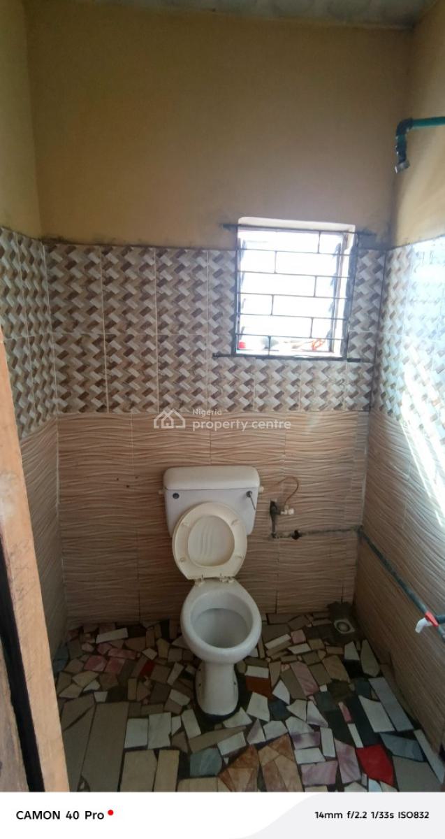 Standard Room Self Contain, Via St Finmbaars College Road, Akoka, Yaba, Lagos, Self Contain (single Rooms) for Rent