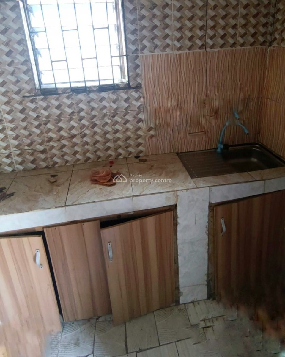 Standard Room Self Contain, Via St Finmbaars College Road, Akoka, Yaba, Lagos, Self Contain (single Rooms) for Rent