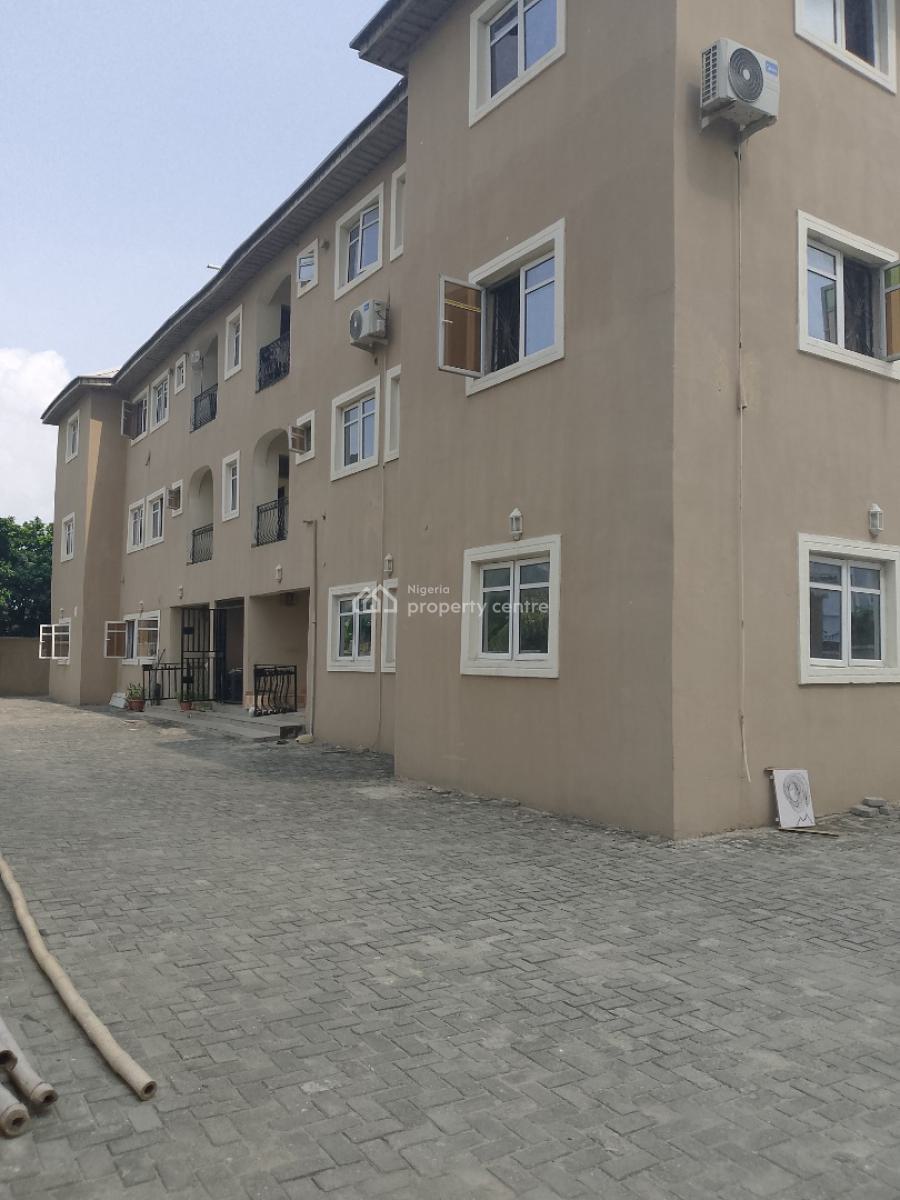 Very Spacious and Newly Renovated 3bedroom Flat, Ilaje Mobile Road, Ajah, Lagos, Flat / Apartment for Rent