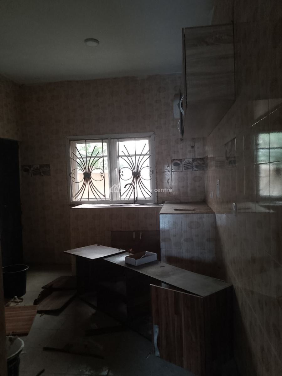Very Spacious and Newly Renovated 3bedroom Flat, Ilaje Mobile Road, Ajah, Lagos, Flat / Apartment for Rent