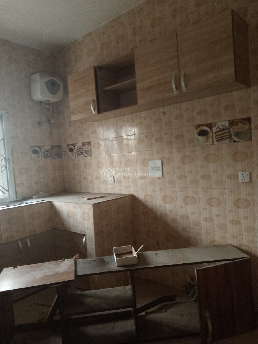 Very Spacious and Newly Renovated 3bedroom Flat, Ilaje Mobile Road, Ajah, Lagos, Flat / Apartment for Rent