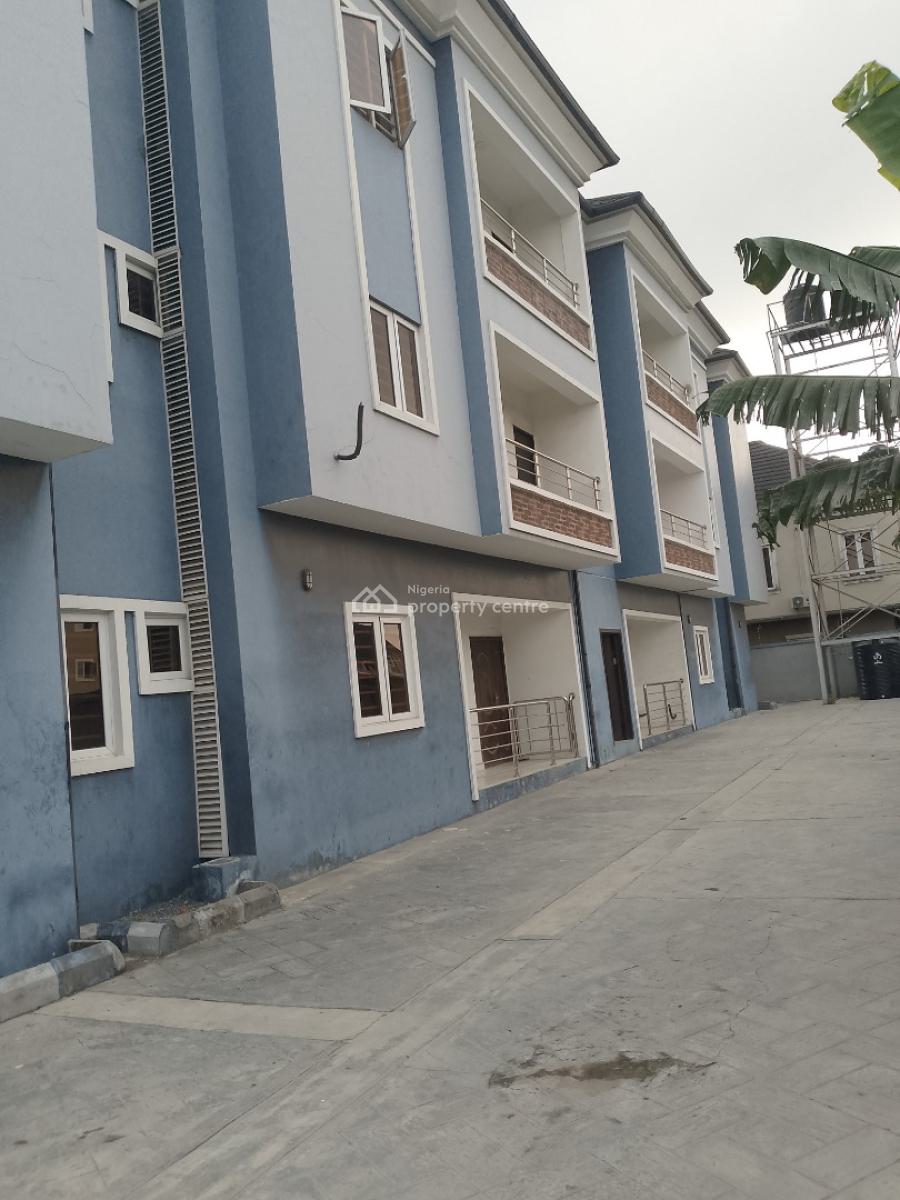 Very Spacious 3bedroom Flats, Ilaje Mobile Road, Ajah, Lagos, Flat / Apartment for Rent