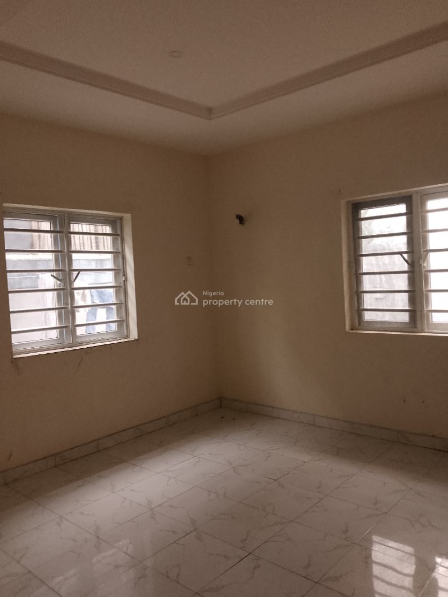 Very Spacious 3bedroom Flats, Ilaje Mobile Road, Ajah, Lagos, Flat / Apartment for Rent