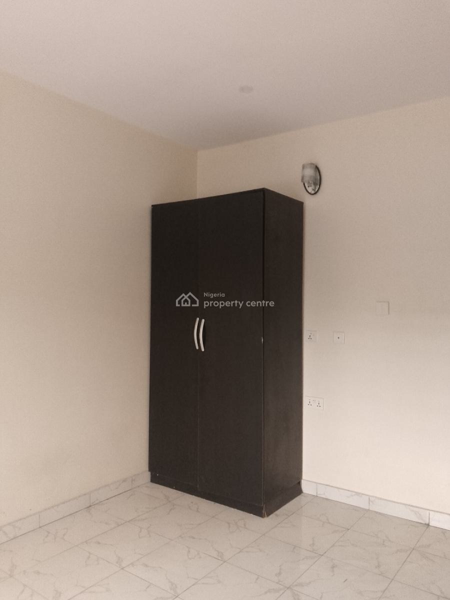 Very Spacious 3bedroom Flats, Ilaje Mobile Road, Ajah, Lagos, Flat / Apartment for Rent