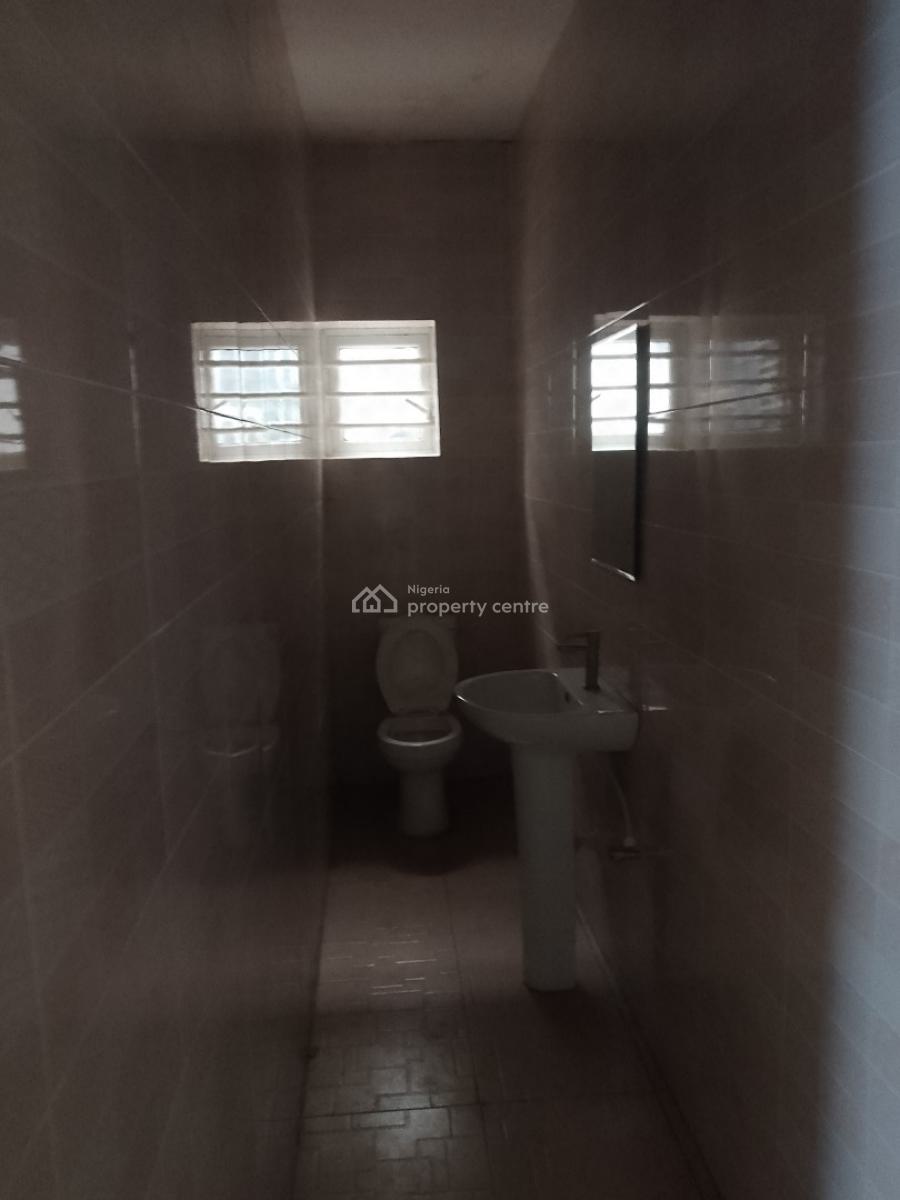 Very Spacious 3bedroom Flats, Ilaje Mobile Road, Ajah, Lagos, Flat / Apartment for Rent