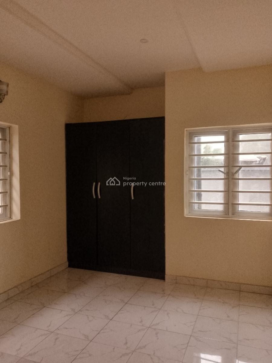 Very Spacious 3bedroom Flats, Ilaje Mobile Road, Ajah, Lagos, Flat / Apartment for Rent