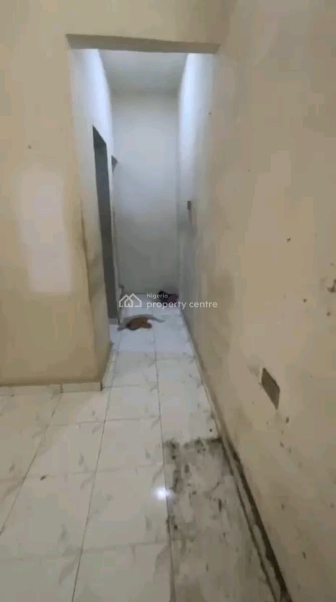 a Relatively New and Decent Roomself Contain, Upstairs, Off Market Street, Shomolu, Lagos, Self Contain (single Rooms) for Rent