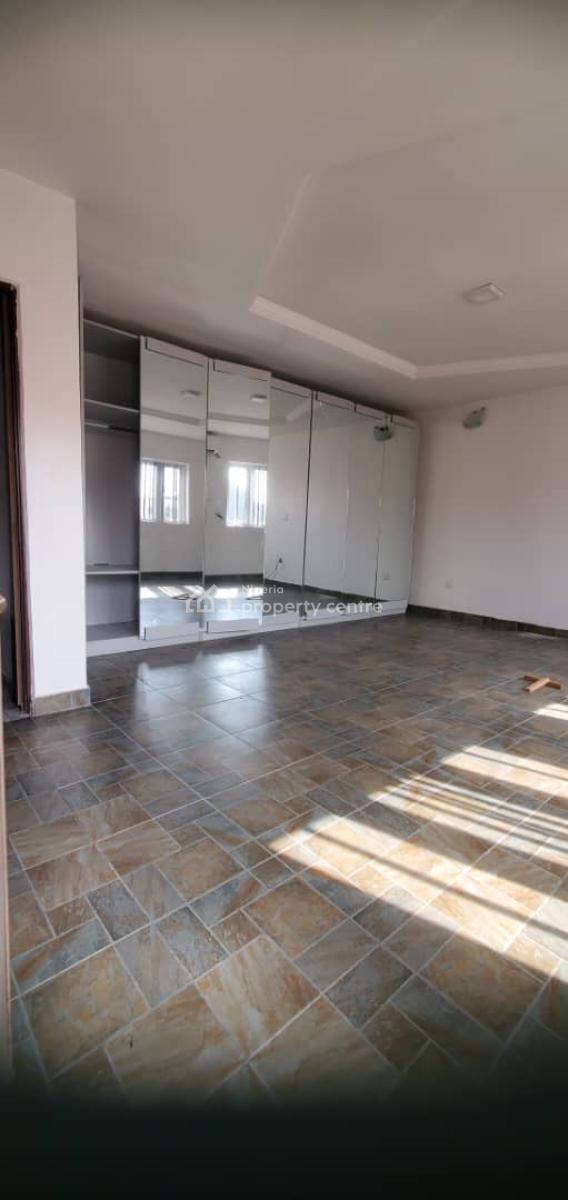 3 Bedrooms Terrace with Bq, Lekki Phase 1, Lekki, Lagos, Terraced Duplex for Rent