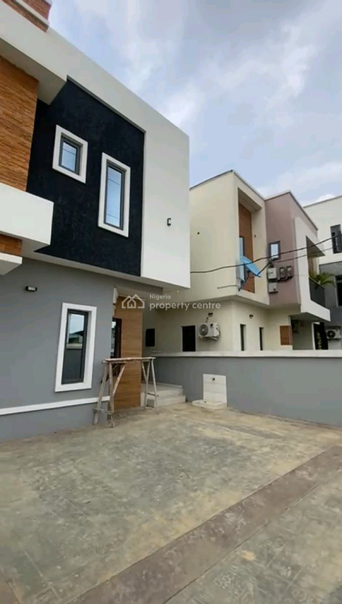 *to/lease*  Newly Built N Nicely Finished  (self Compound) 2 Bedrooms, Soluyi, Gbagada, Lagos, Flat / Apartment for Rent