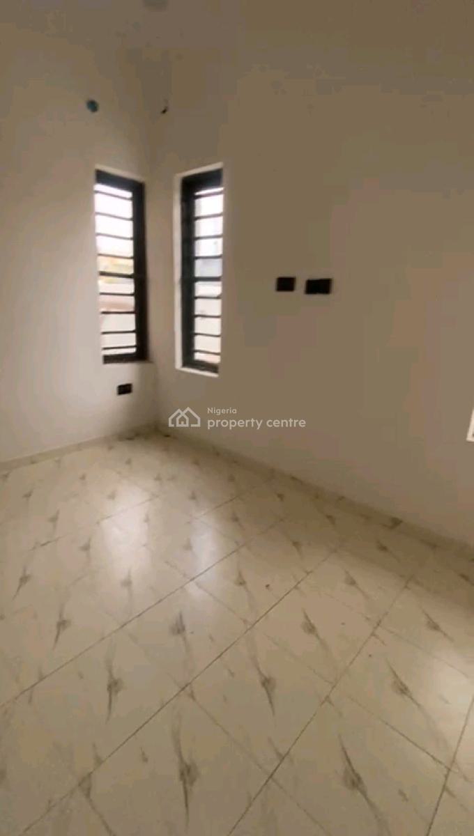 *to/lease*  Newly Built N Nicely Finished  (self Compound) 2 Bedrooms, Soluyi, Gbagada, Lagos, Flat / Apartment for Rent