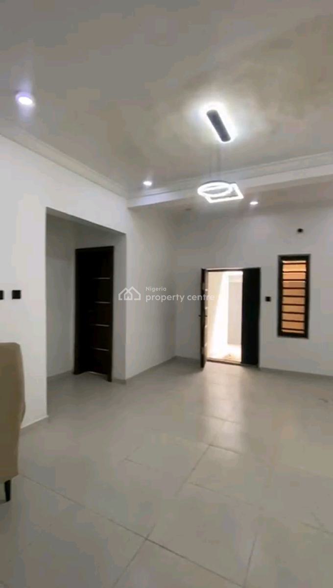 *to/lease*  Newly Built N Nicely Finished  (self Compound) 2 Bedrooms, Soluyi, Gbagada, Lagos, Flat / Apartment for Rent