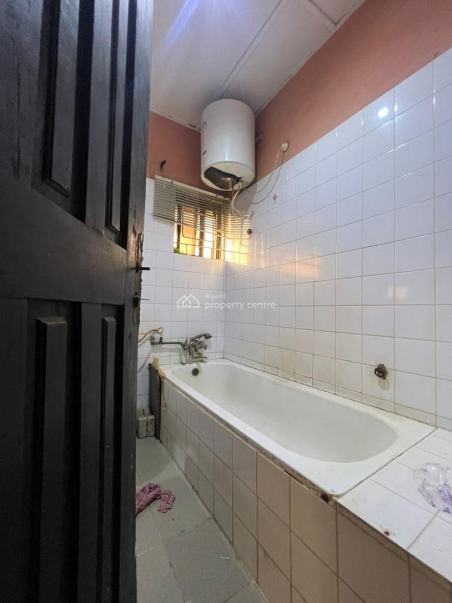 Spacious 2 Bedroom Flat in a Serene Environment, Agungi, Lekki, Lagos, Flat / Apartment for Rent
