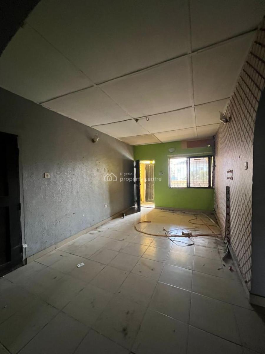 Spacious 2 Bedroom Flat in a Serene Environment, Agungi, Lekki, Lagos, Flat / Apartment for Rent