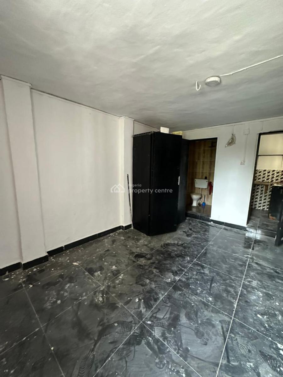 Spacious Self Contain, Ikota, Lekki, Lagos, Self Contain (single Rooms) for Rent