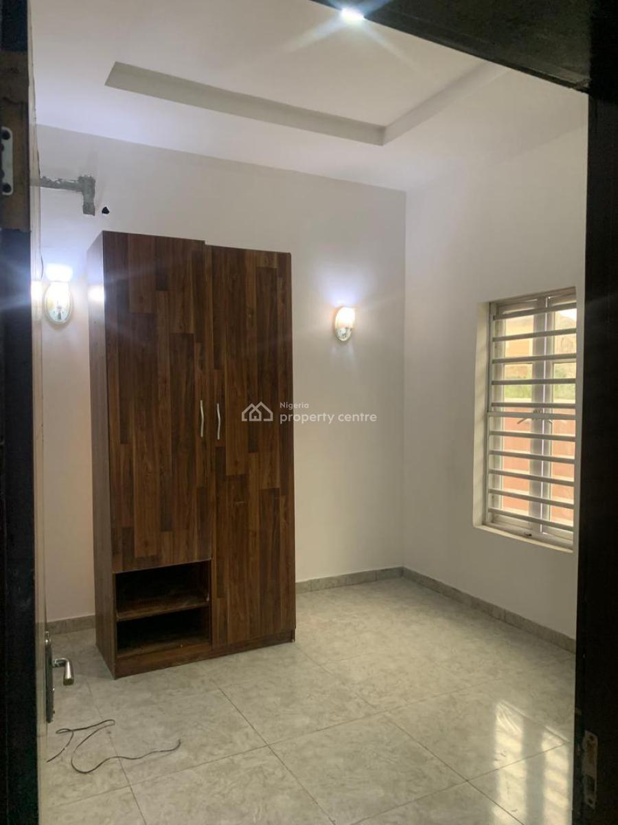 Spacious 4 Bedroom Apartment with Self Contain Bq., Ikota, Lekki, Lagos, Flat / Apartment for Rent