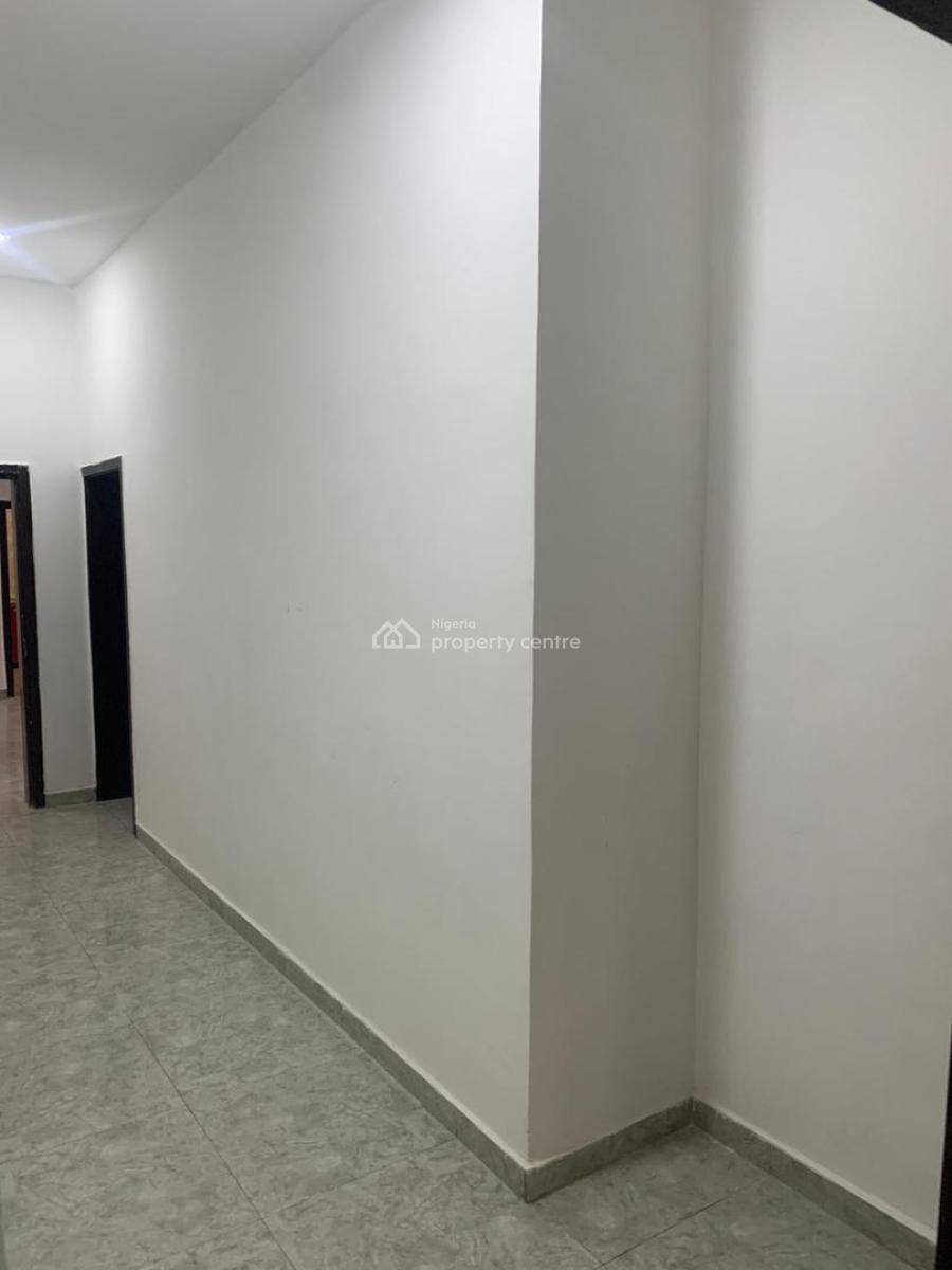 Spacious 4 Bedroom Apartment with Self Contain Bq., Ikota, Lekki, Lagos, Flat / Apartment for Rent
